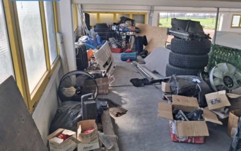 Illecita gestione di rifiuti e officina abusiva a Gambara