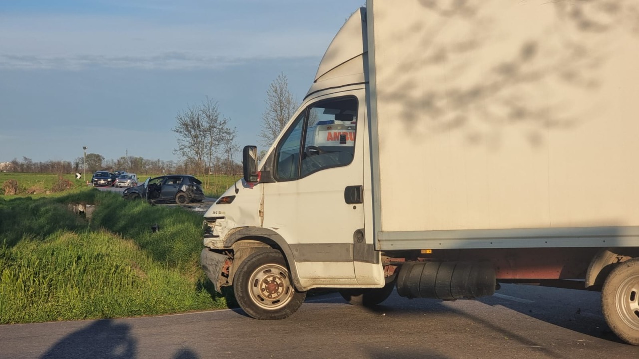Quattro feriti in un incidente sulla SP1 tra Orzinuovi e Orzivecchi
