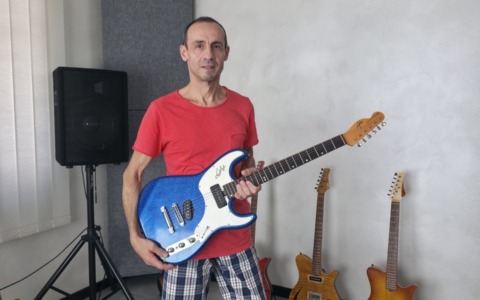A Seniga nascono le chitarre delle star della musica italiana