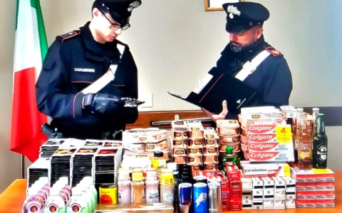 Bagnolo Mella: denunciati due romeni per furto di alimentari e cosmetici