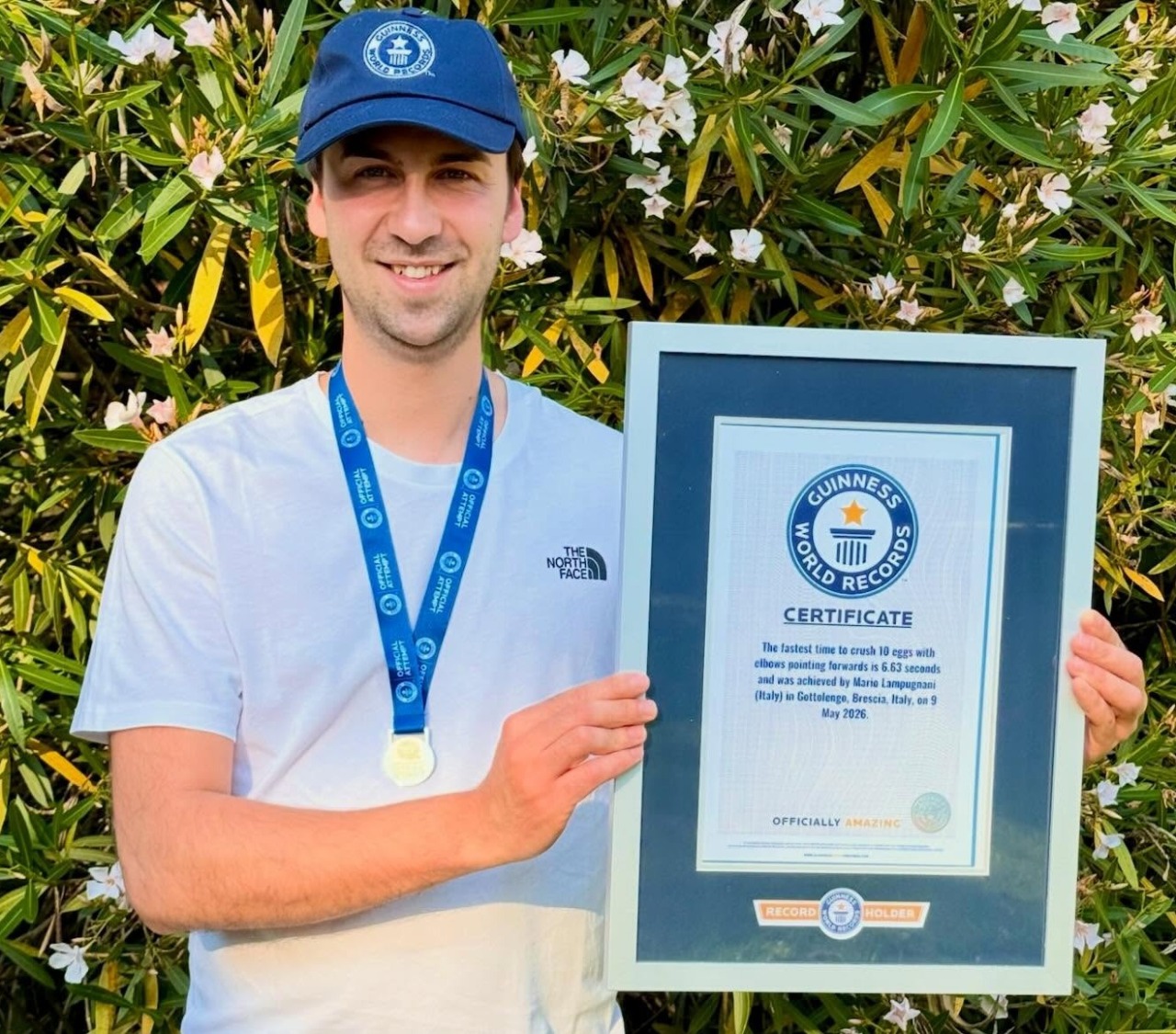 Mario Lampugnani rompe 10 uova con i gomiti e conquista un nuovo Guinness